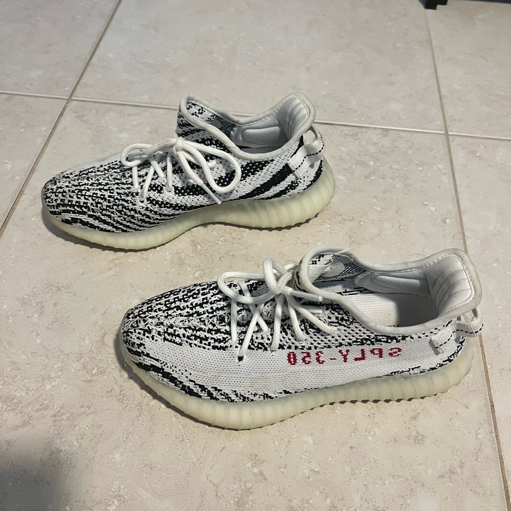 Yeezy boost 350 zebra